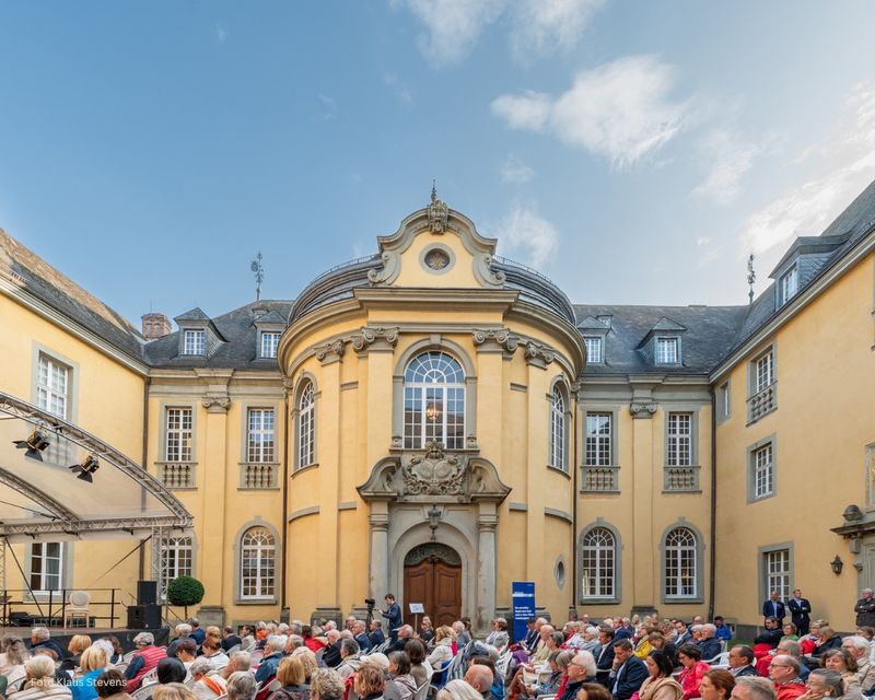 Schloss Dyck, Innenhof